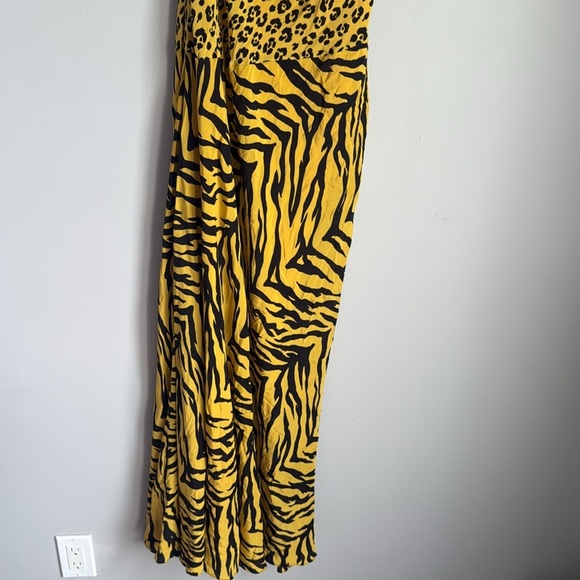 Moschino silk Yellow Animal-Print One-Shoulder Maxi Dress 10 - Picture 4 of 16